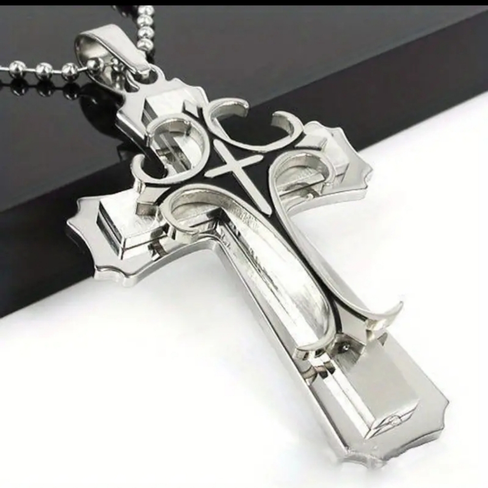 Mens Cross Necklace Metal Black & Silver. NWT.